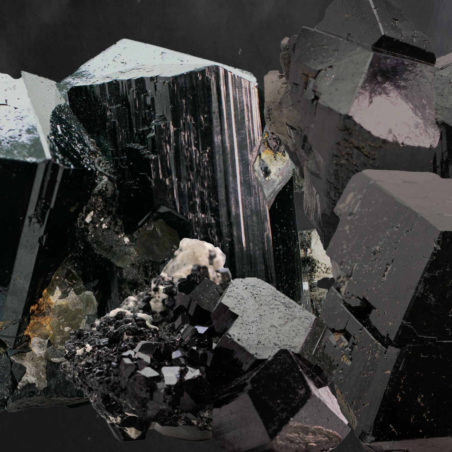 4 Crones high-quality Black Tourmaline (Schorl) from Erongo, Namibia is amazingly stunning. Our beauties have very clear geometric faceting similar to the three-pointed star.