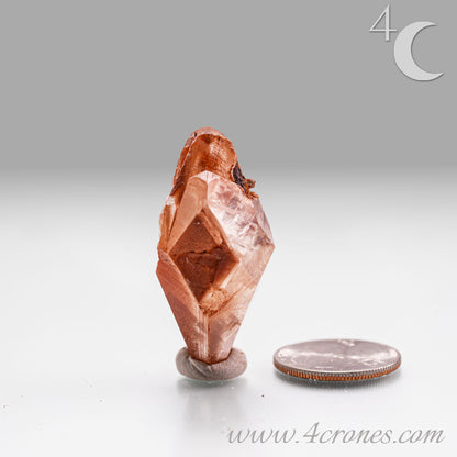 Red Diamond Calcite, glassy, gemmy diamond shaped geometries otherwise known as rhombohedrons and or scalenohedrons are combined with iron oxide hematoid inclusions. www.4crones.com